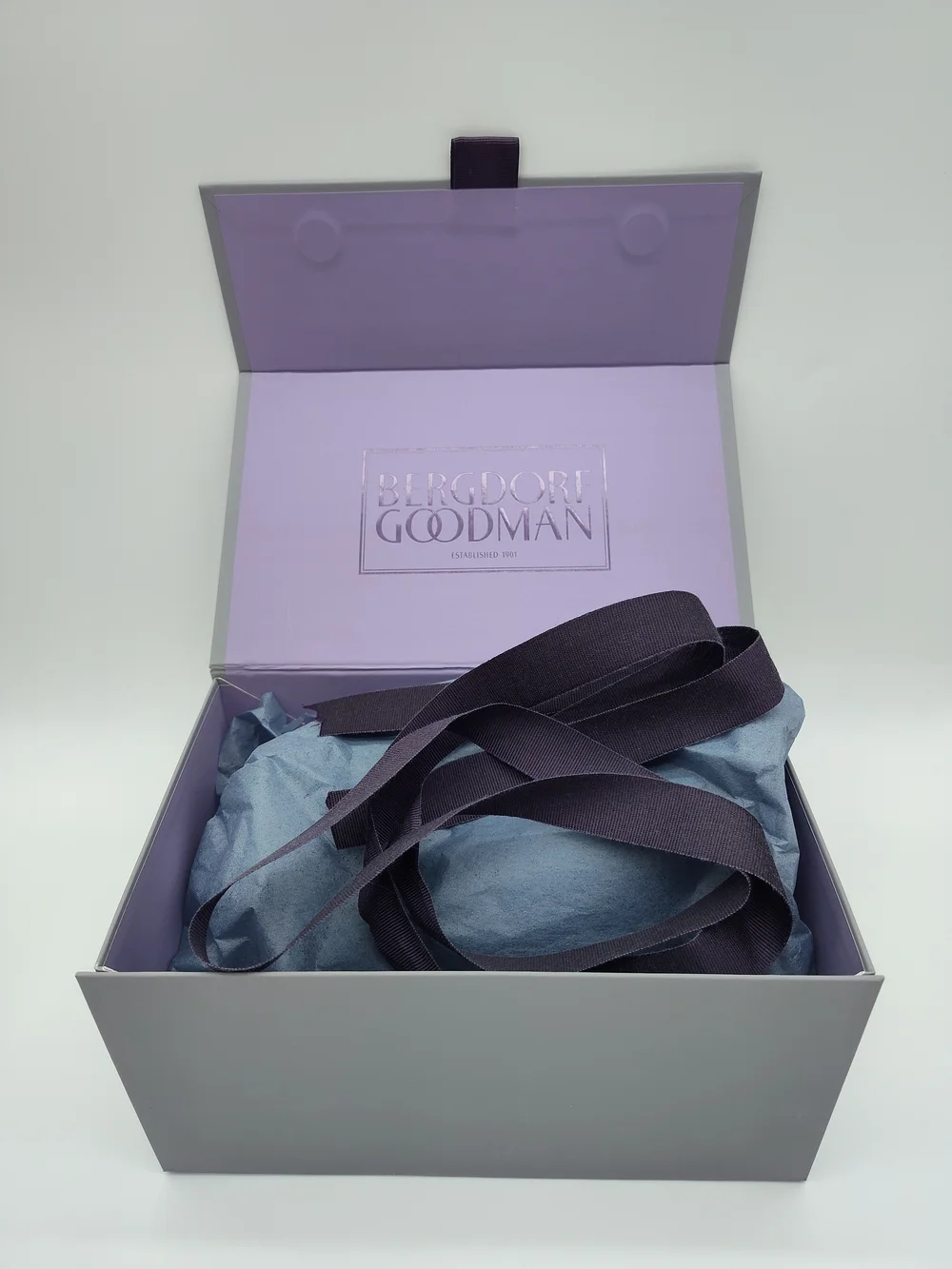 BERGDORF GOODMAN Magnetic Gift Box Ribbon Tissue Luxury Packaging Gray Purple